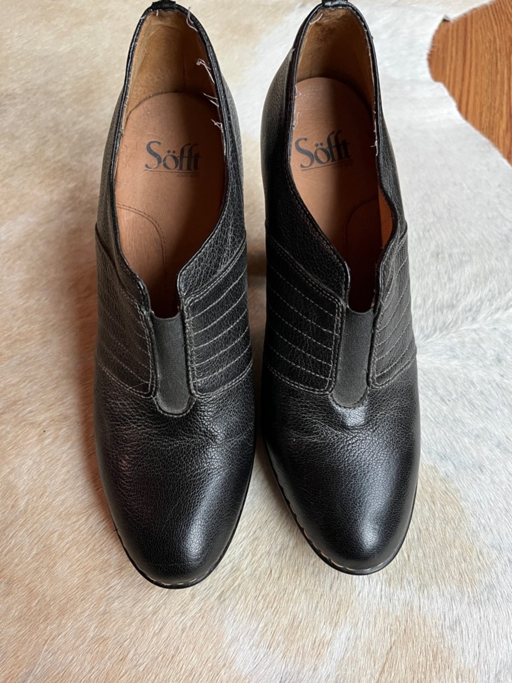 Sofft Black Leather Slip-On Mules